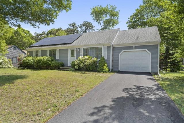 16 Lexington Dr, Hyannis, MA 02601