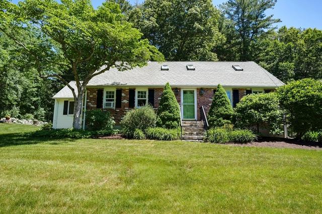 42 Ball St, Northborough, MA 01532