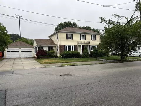 36 Duxbury St, Providence, RI 02909