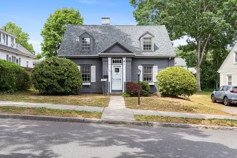 530 Montgomery St, Fall River, MA 02720