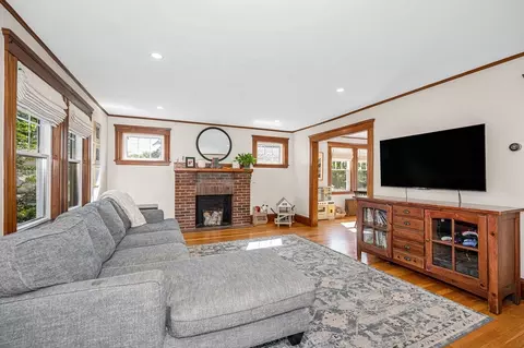 24 Pinevale Ave, Reading, MA 01867 photo 2