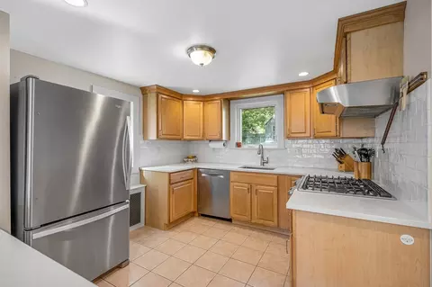24 Pinevale Ave, Reading, MA 01867 photo 10