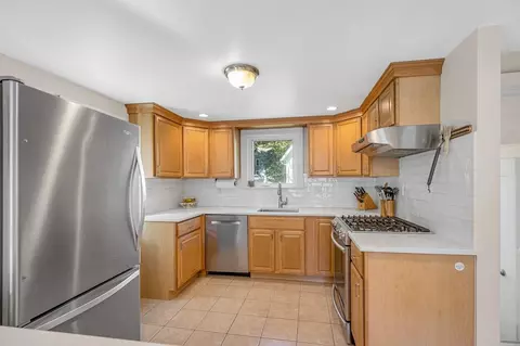 24 Pinevale Ave, Reading, MA 01867 photo 11