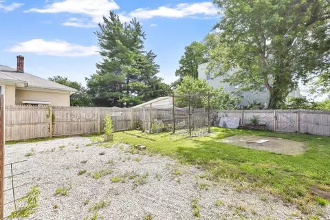 60 Forest St, Chicopee, MA 01013 photo 10