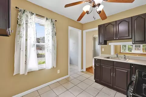 60 Forest St, Chicopee, MA 01013 photo 21