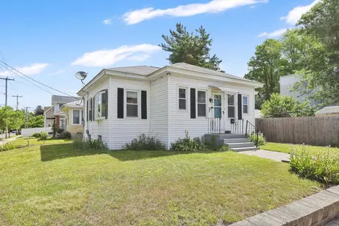 60 Forest St, Chicopee, MA 01013 photo 3