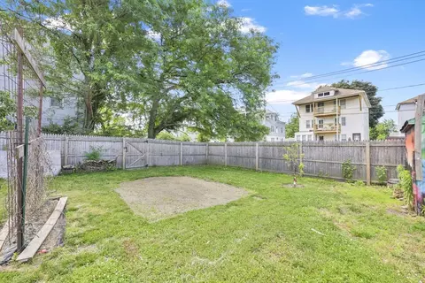 60 Forest St, Chicopee, MA 01013 photo 7