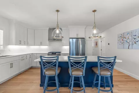 77 Cobblestone Cir, Mashpee, MA 02649