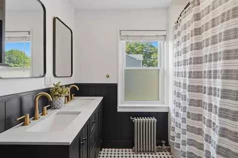Bath - 22 Merrill Rd, Worcester, MA 01606 photo 2 of 2