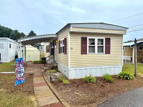 735 Memorial Dr #94, Chicopee, MA 01020