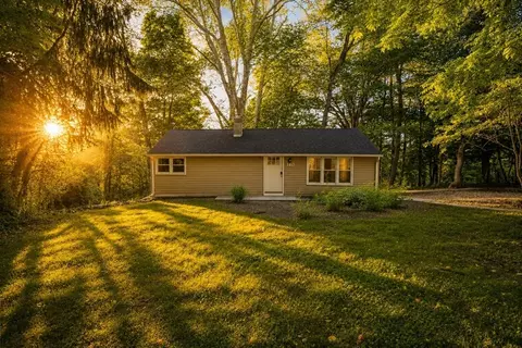 140 Highland Ave, Russell, MA 01071