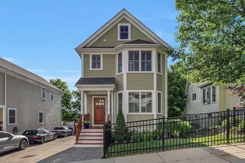 27 Beryl St, Roslindale, MA 02131
