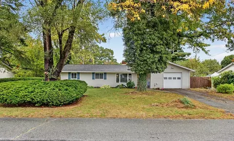 14 Paxton Rd, Framingham, MA 01701