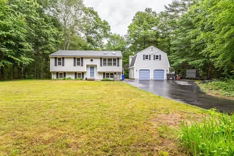 230 Staples St, Taunton, MA 02718
