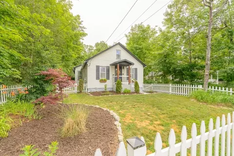 40 Kingman St, Lunenburg, MA 01462