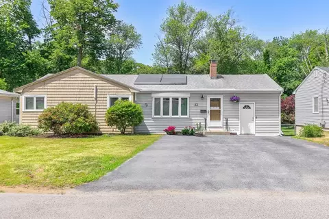 12 Lilian Rd Ext, Framingham, MA 01701