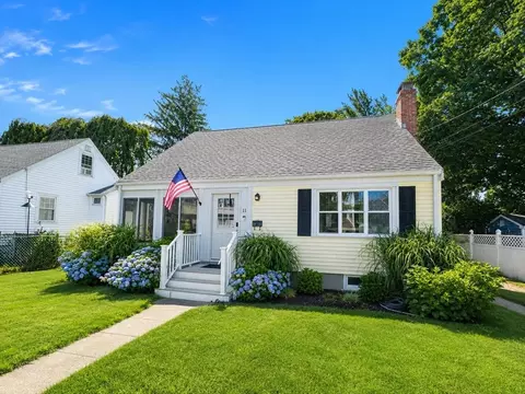 11 Grace Rd, Quincy, MA 02169