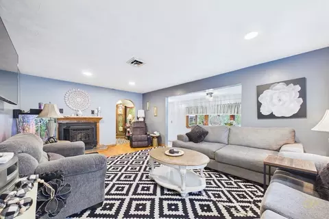 26 Pershing Ave, Acushnet, MA 02743 photo 8