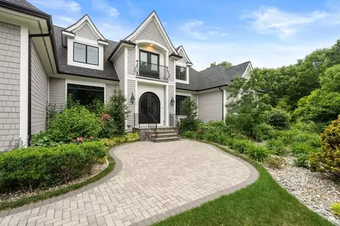 18 Keeney Pond Rd, Norfolk, MA 02056