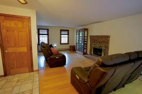 18 Brookside Dr, Douglas, MA 01516 photo 8