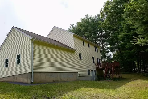 18 Brookside Dr, Douglas, MA 01516 photo 5