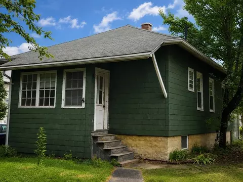 79 Thaddeus St, Chicopee, MA 01020 photo 3