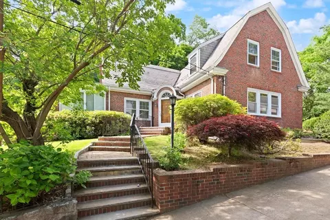 35 Arden Rd, Watertown, MA 02472