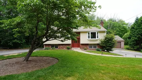 276 Newport Ave, Attleboro, MA 02703