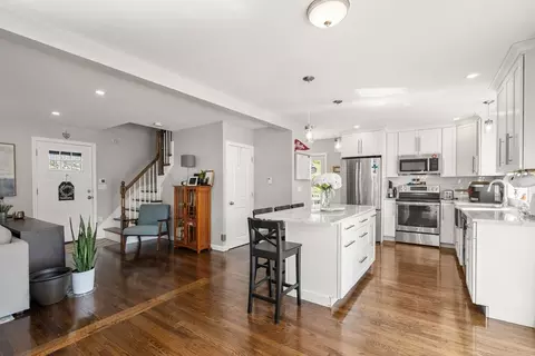 38 Overlook Rd, Waltham, MA 02451