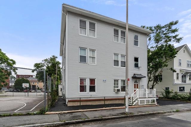 122 Piedmont St, Worcester, MA 01609