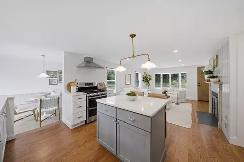 26 Heather St, Beverly, MA 01915 photo 9