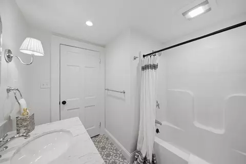 26 Heather St, Beverly, MA 01915 photo 18