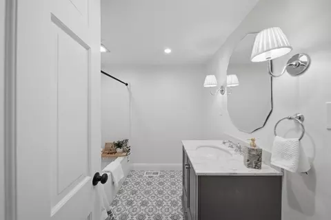 26 Heather St, Beverly, MA 01915 photo 17