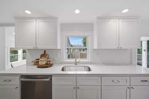 26 Heather St, Beverly, MA 01915 photo 7