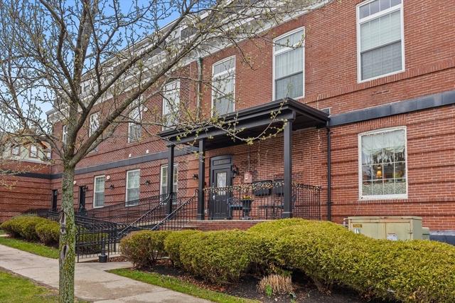 317 Main St #7, Wakefield, MA 01880