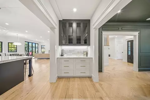 Entry Way - 211 High Rock St, Needham, MA 02492 photo 2 of 9