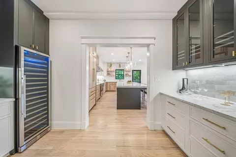 Entry Way - 211 High Rock St, Needham, MA 02492 photo 3 of 9