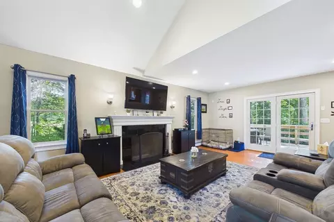 119 Hathaway St, Wareham, MA 02571 photo 4