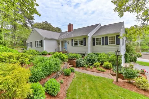 240 Riverview Dr, Chatham, MA 02633