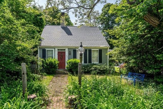 228 Phinneys Ln, Centerville, MA 02632
