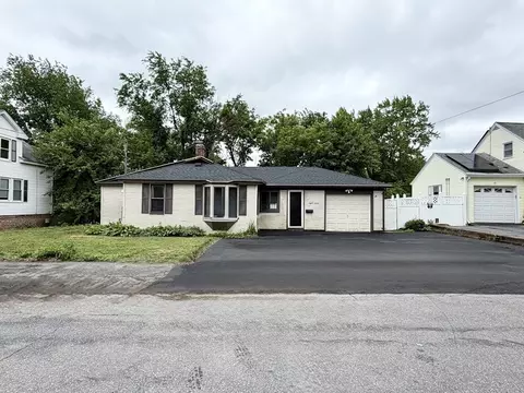 87 Vezina Ave, Leominster, MA 01453