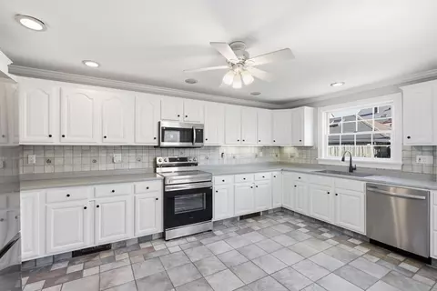 501 Pine St, Fall River, MA 02720 photo 6