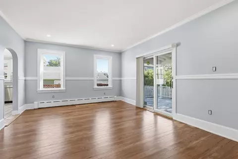 Living - 501 Pine St, Fall River, MA 02720 photo 5 of 8