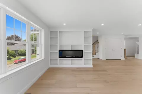 Living - 36 Colonial Rd, Webster, MA 01570 photo 3 of 5