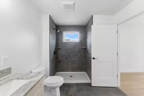 Bath - 36 Colonial Rd, Webster, MA 01570 photo 4 of 5