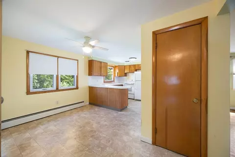 522 Prospect St, Chicopee, MA 01020 photo 10