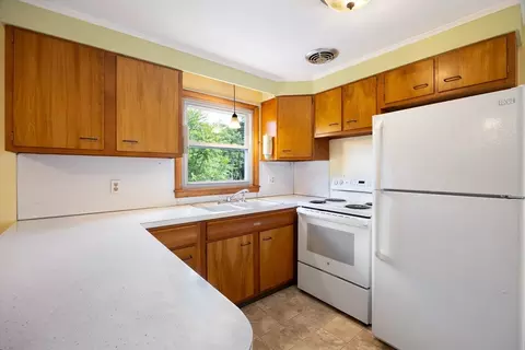 522 Prospect St, Chicopee, MA 01020 photo 7