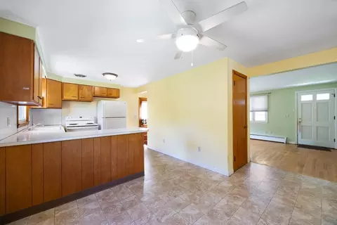 522 Prospect St, Chicopee, MA 01020 photo 9