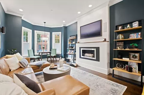 48 Chelsea St #1, Boston, MA 02128