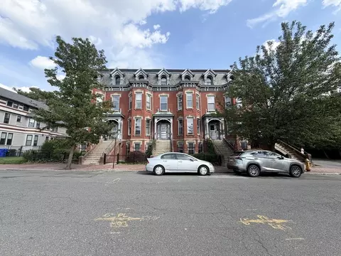 70 Temple St #1, Springfield, MA 01105 photo 2